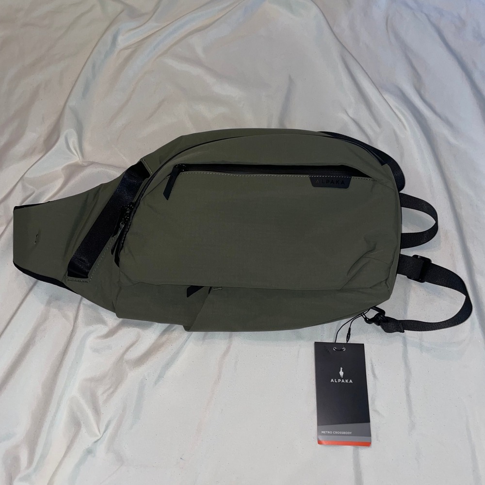 ALPAKA Metro Crossbody Bag Green Axoflux 210D Sling 10L AA010550518 NWT